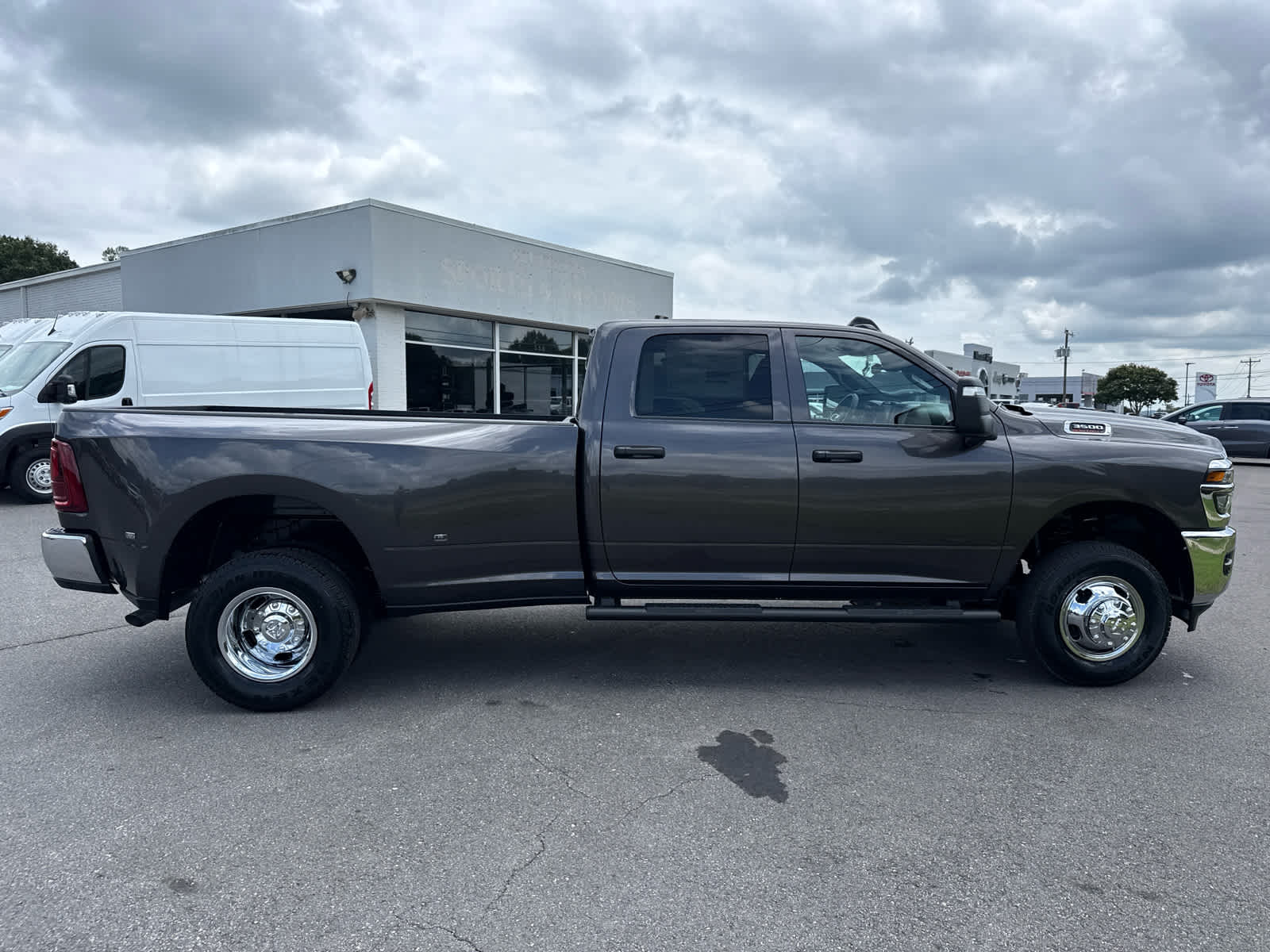 2026 RAM Ram 3500 RAM 3500 TRADESMAN CREW CAB 4X4 8' BOX