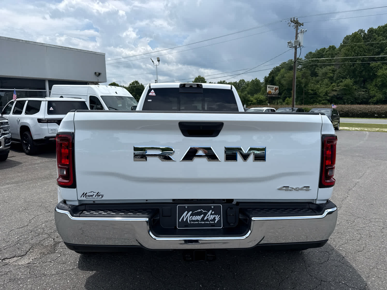 2026 RAM Ram 3500 RAM 3500 TRADESMAN CREW CAB 4X4 8' BOX