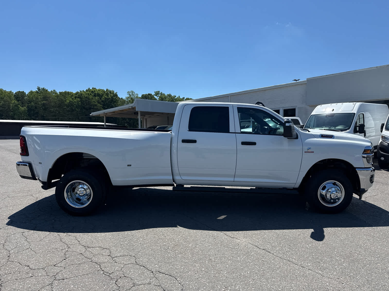 2026 RAM Ram 3500 RAM 3500 TRADESMAN CREW CAB 4X4 8' BOX
