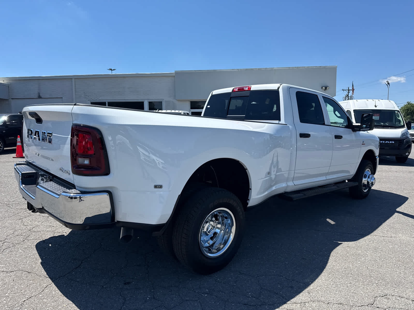 2026 RAM Ram 3500 RAM 3500 TRADESMAN CREW CAB 4X4 8' BOX