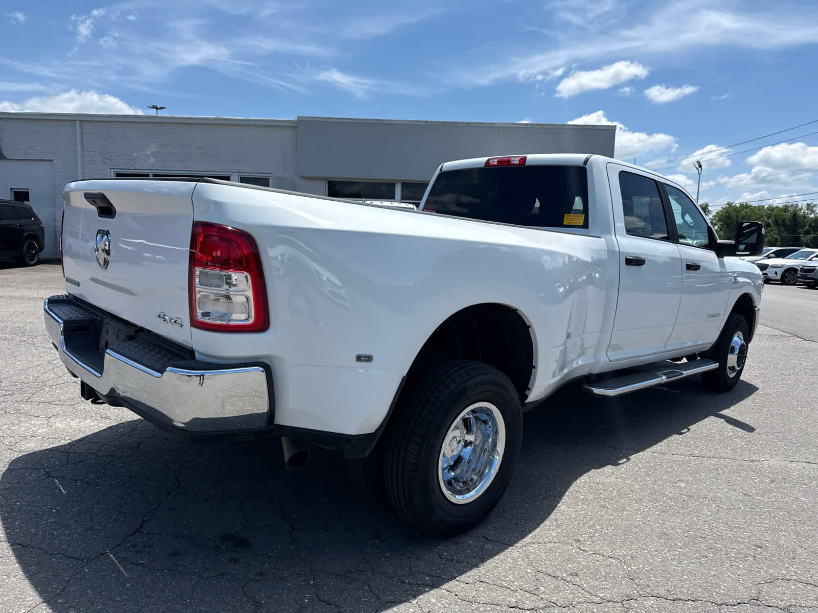2024 RAM 3500 Big Horn Crew Cab 4x4 8' Box