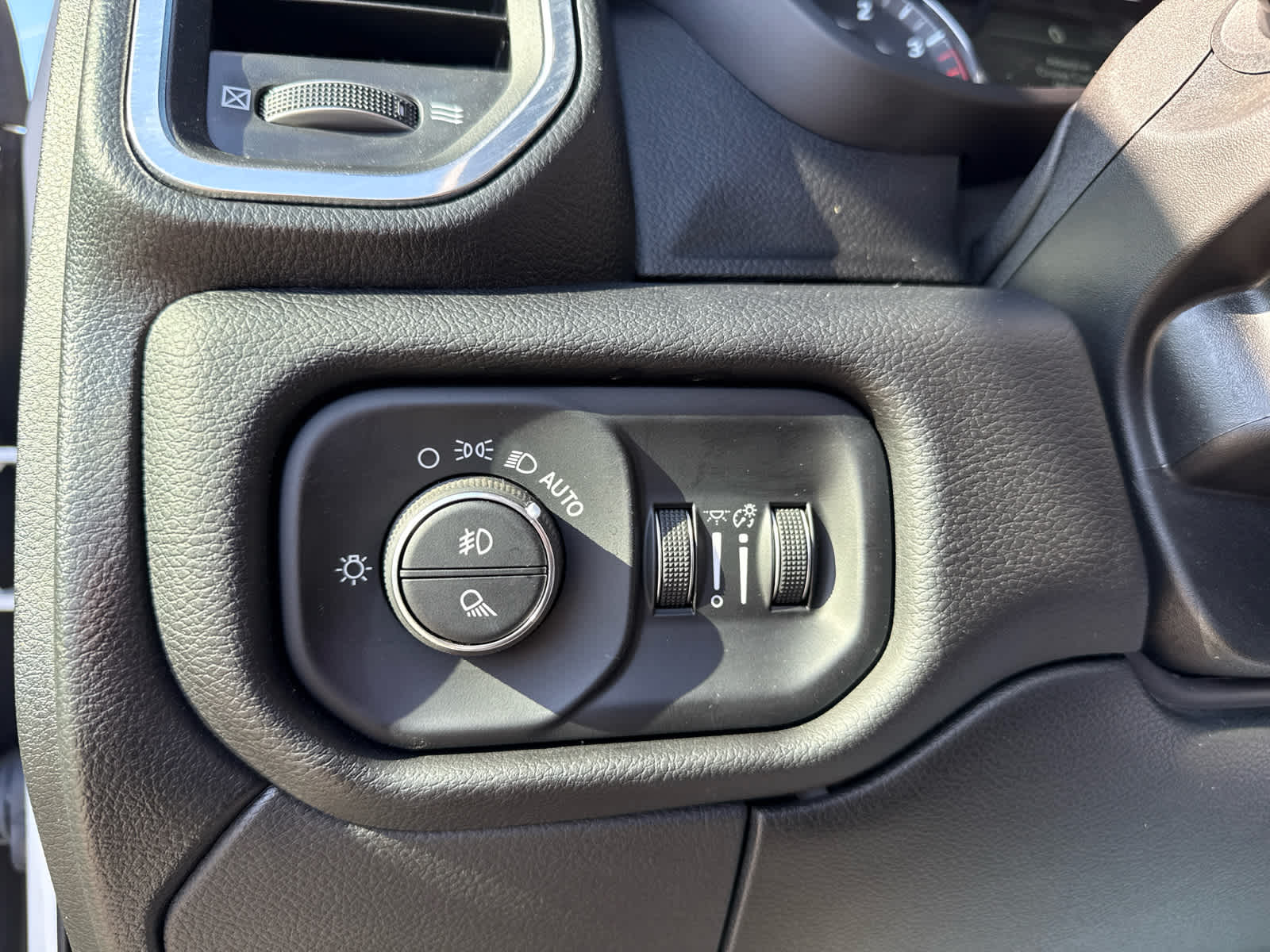 2024 RAM 3500 Laramie Crew Cab 4x4 8' Box