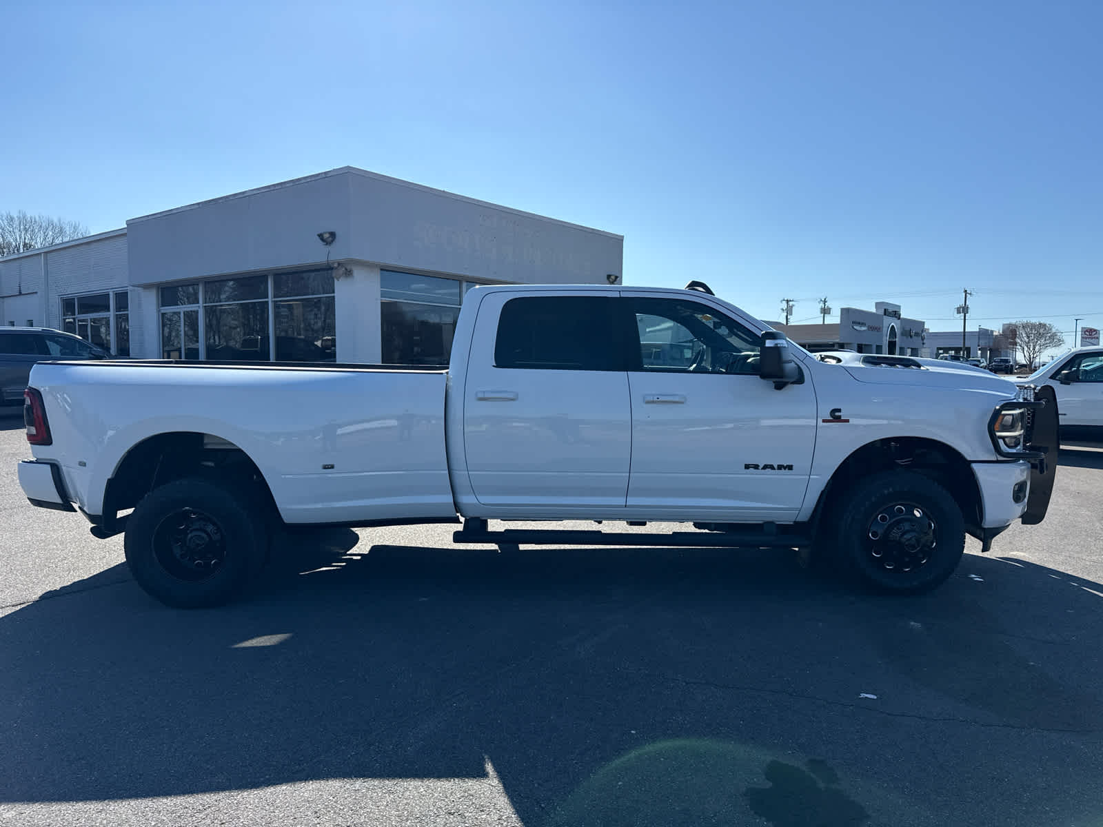 2024 RAM 3500 Laramie Crew Cab 4x4 8' Box