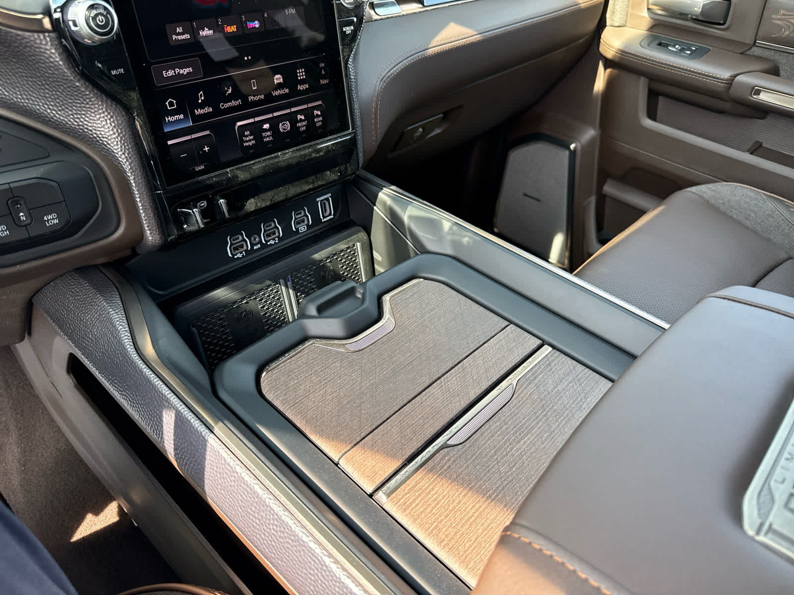 2026 RAM Ram 3500 RAM 3500 LIMITED LONGHORN CREW CAB 4X4 8' BOX