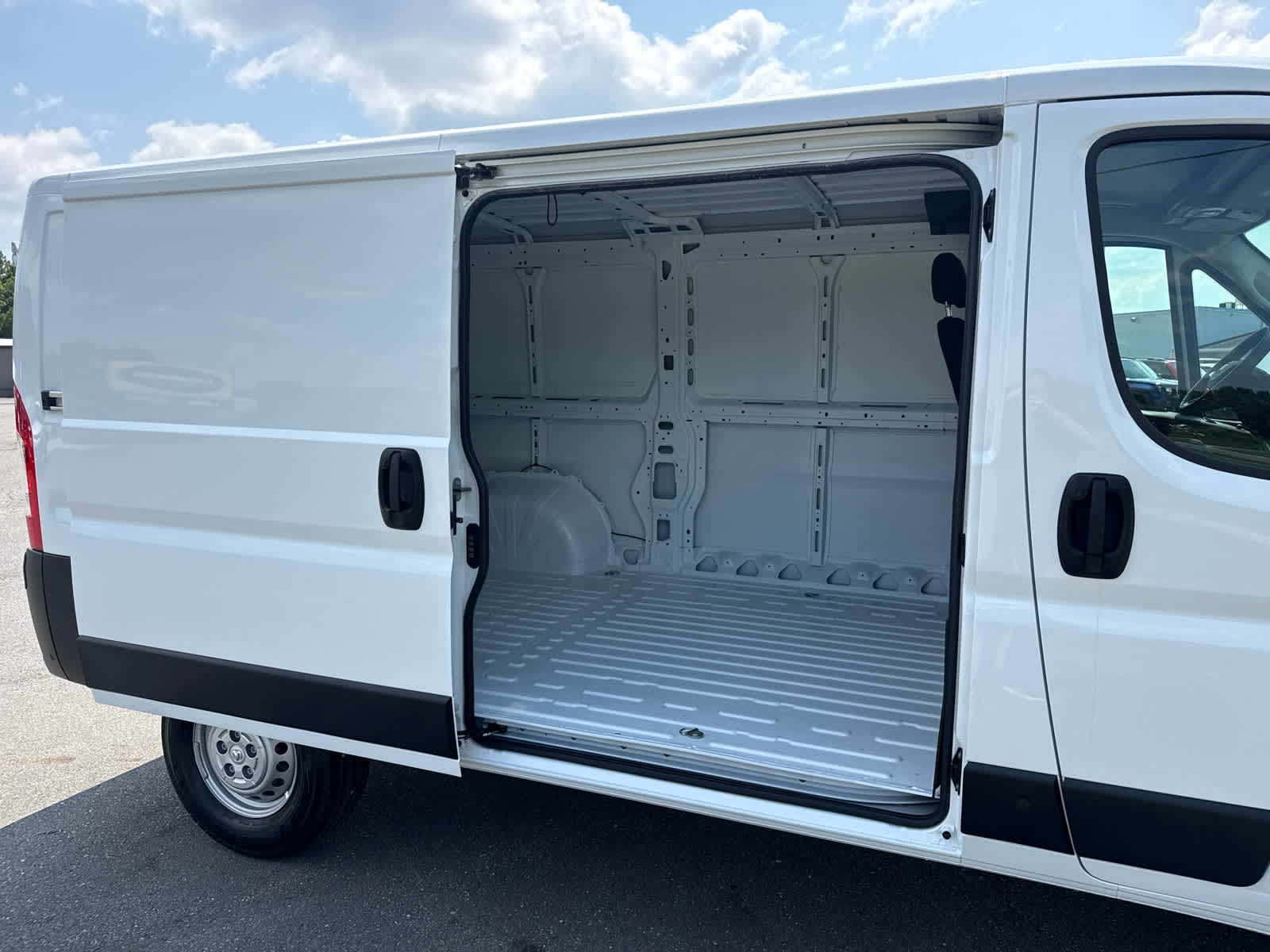 2026 RAM ProMaster 2500 RAM PROMASTER 2500 TRADESMAN CARGO VAN LOW ROOF 136' WB
