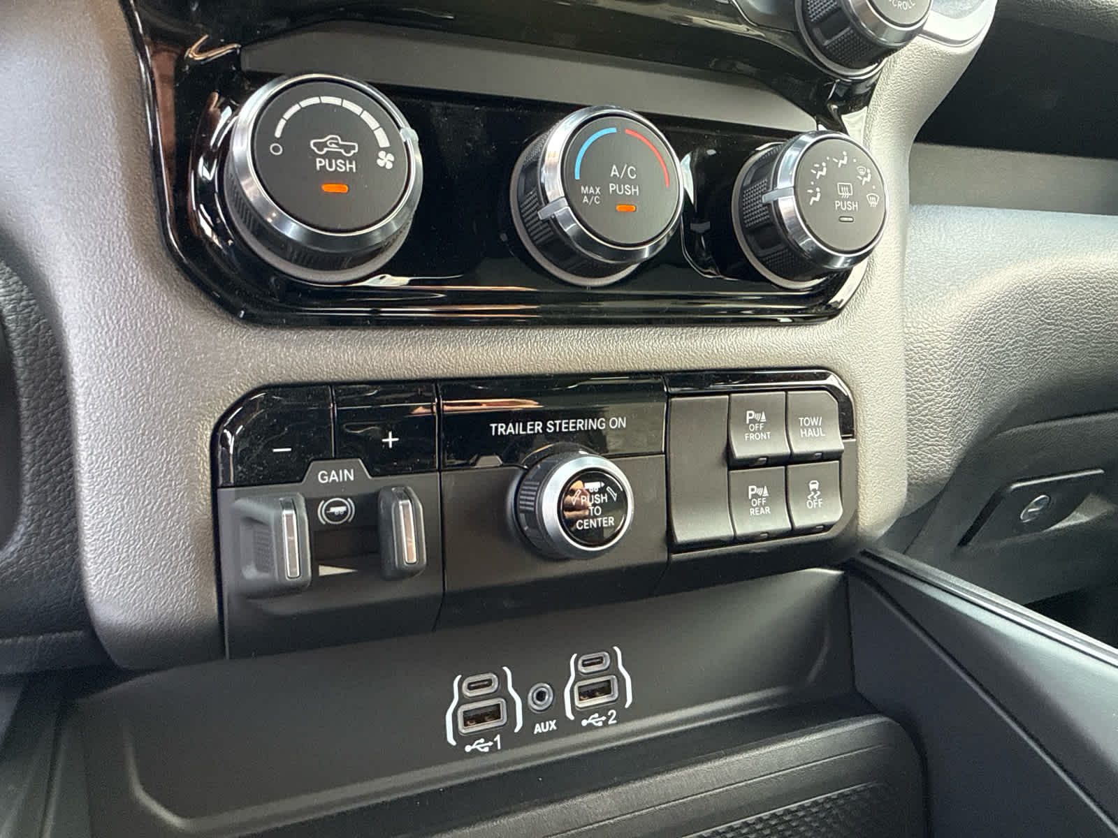 2026 RAM Ram 1500 RAM 1500 EXPRESS CREW CAB 4X4 5'7' BOX