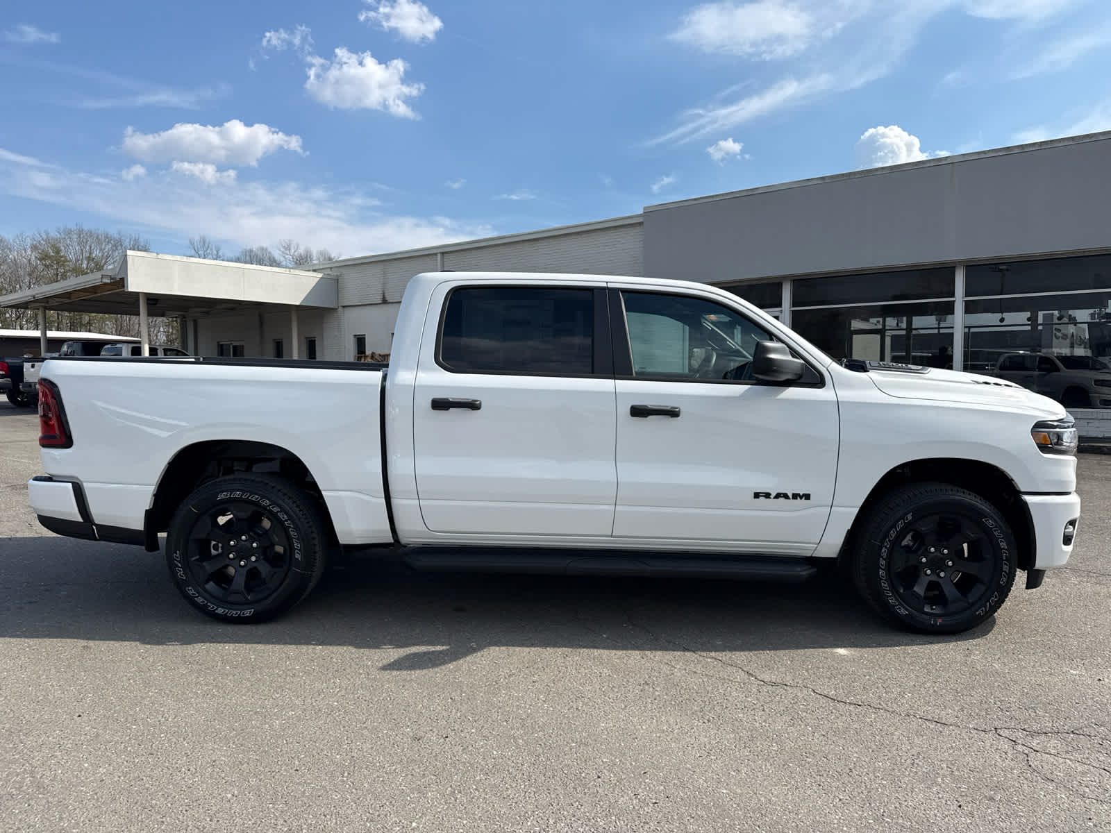 2026 RAM Ram 1500 RAM 1500 EXPRESS CREW CAB 4X4 5'7' BOX