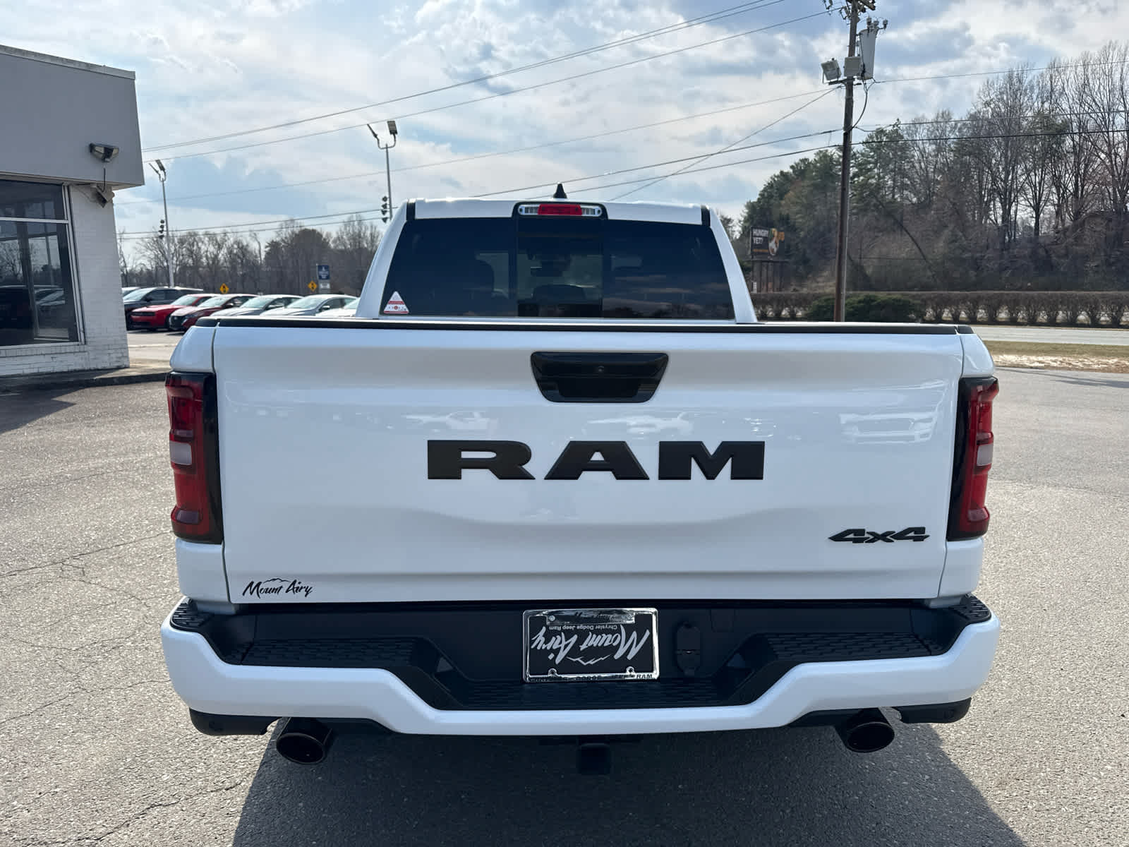 2026 RAM Ram 1500 RAM 1500 EXPRESS CREW CAB 4X4 5'7' BOX