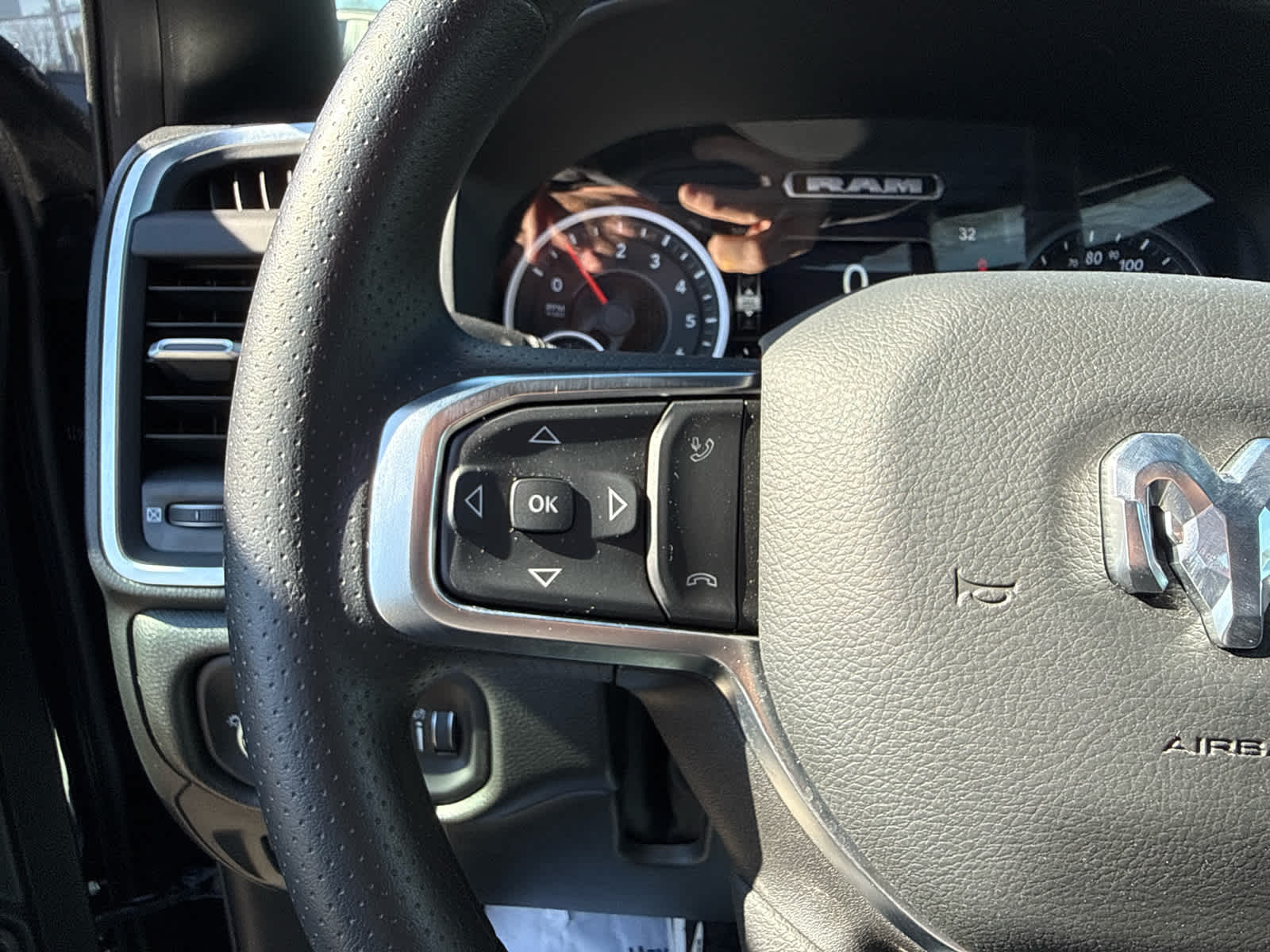 2026 RAM Ram 1500 RAM 1500 EXPRESS CREW CAB 4X4 5'7' BOX