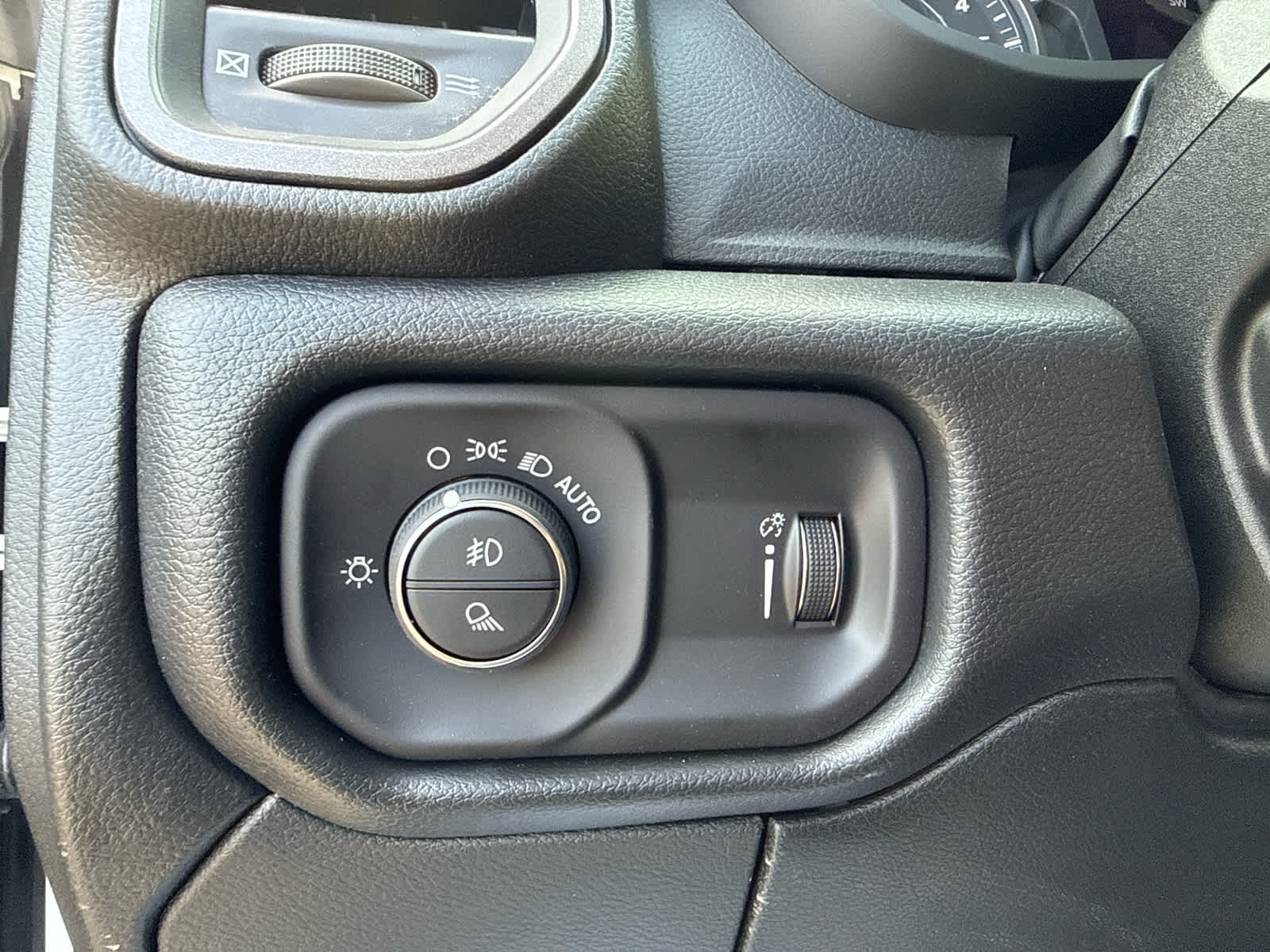 2026 RAM Ram 2500 RAM 2500 TRADESMAN CREW CAB 4X2 6'4' BOX