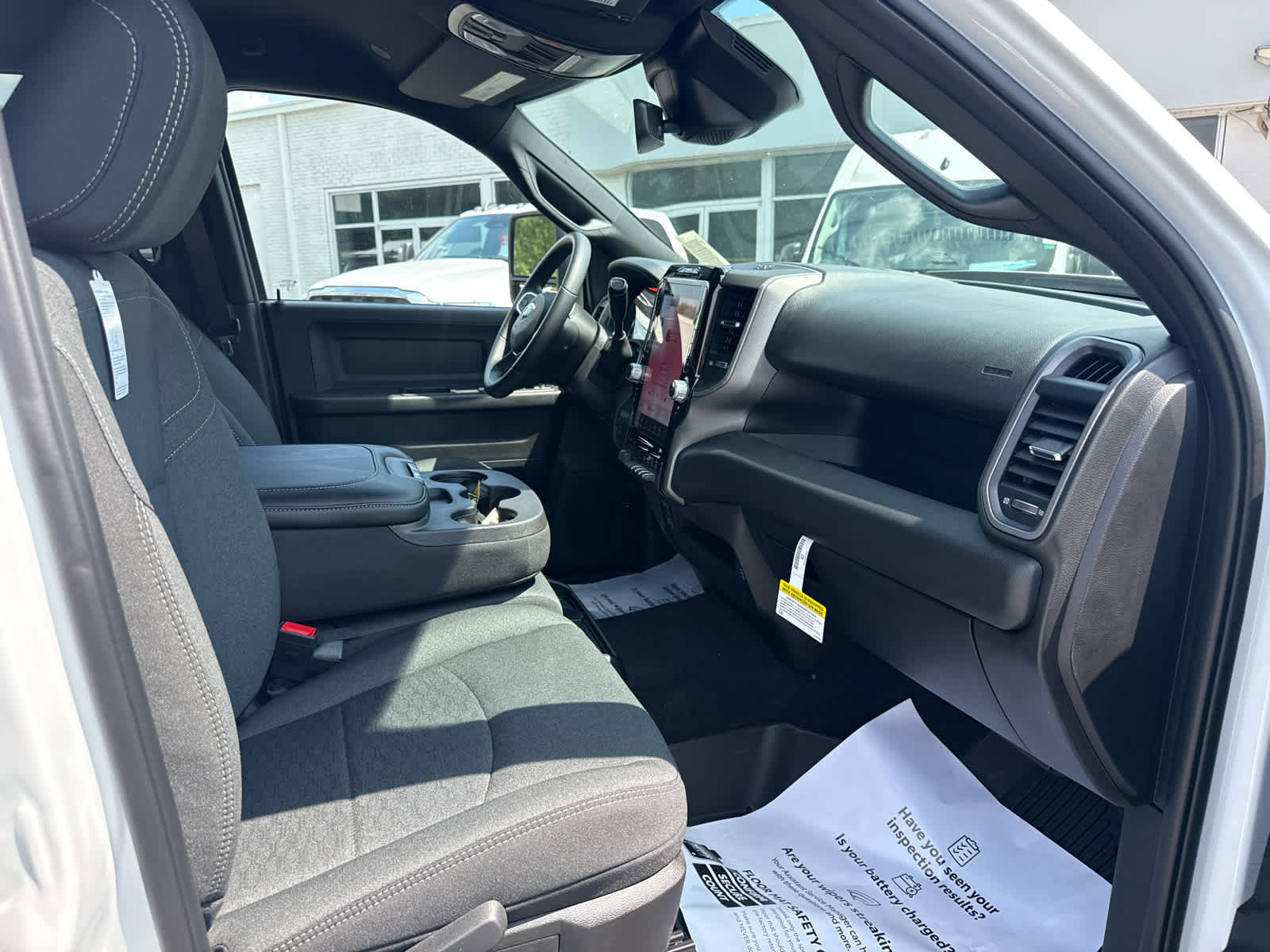 2026 RAM 2500 RAM 2500 TRADESMAN CREW CAB 4X4 6'4' BOX