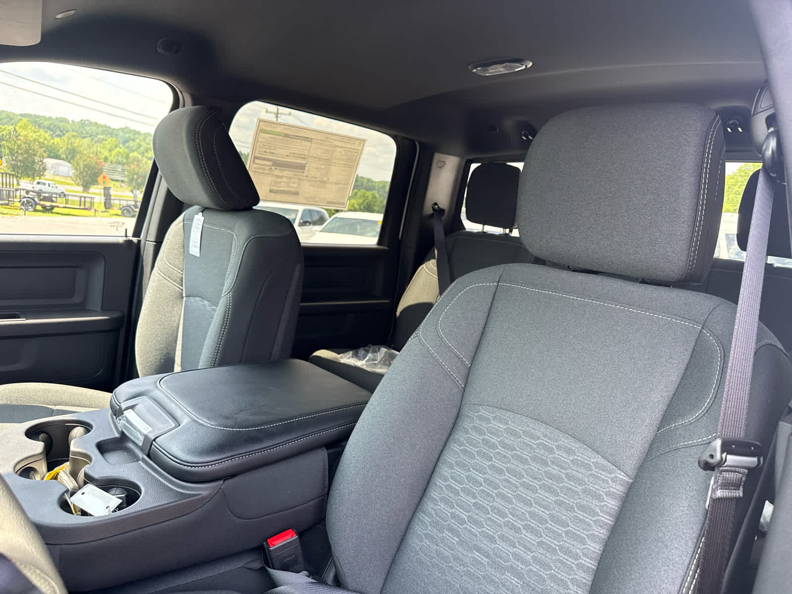 2026 RAM 2500 RAM 2500 TRADESMAN CREW CAB 4X4 6'4' BOX