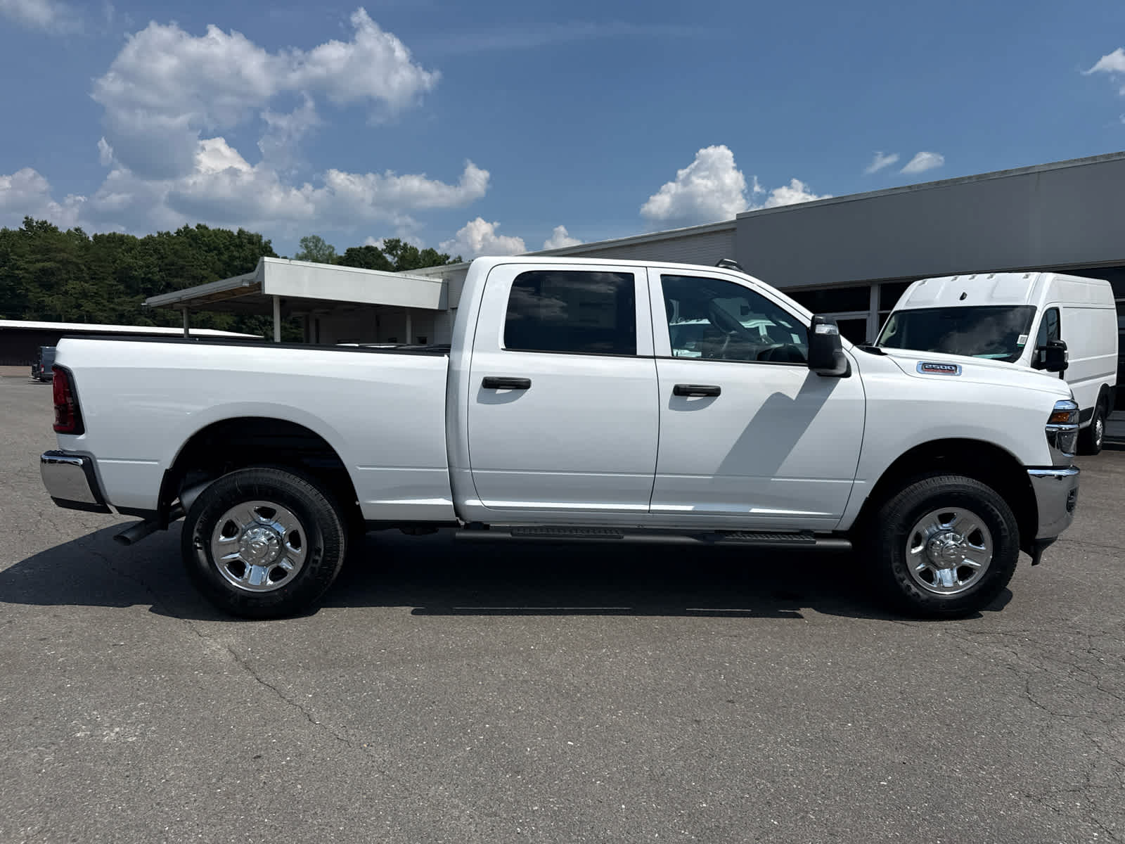 2026 RAM 2500 RAM 2500 TRADESMAN CREW CAB 4X4 6'4' BOX