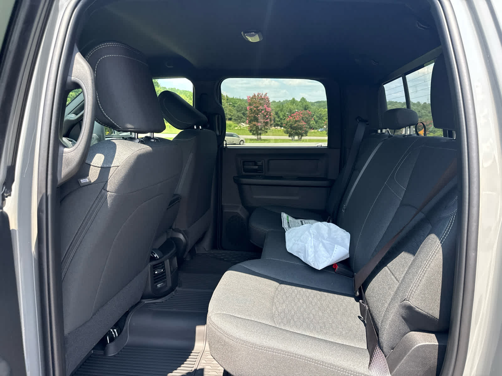 2026 RAM 2500 RAM 2500 BLACK EXPRESS CREW CAB 4X4 6'4' BOX