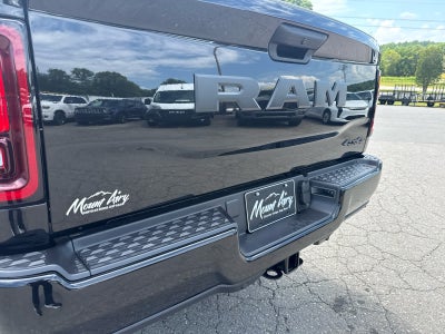 2026 RAM Ram 2500 RAM 2500 BLACK EXPRESS CREW CAB 4X4 6'4' BOX
