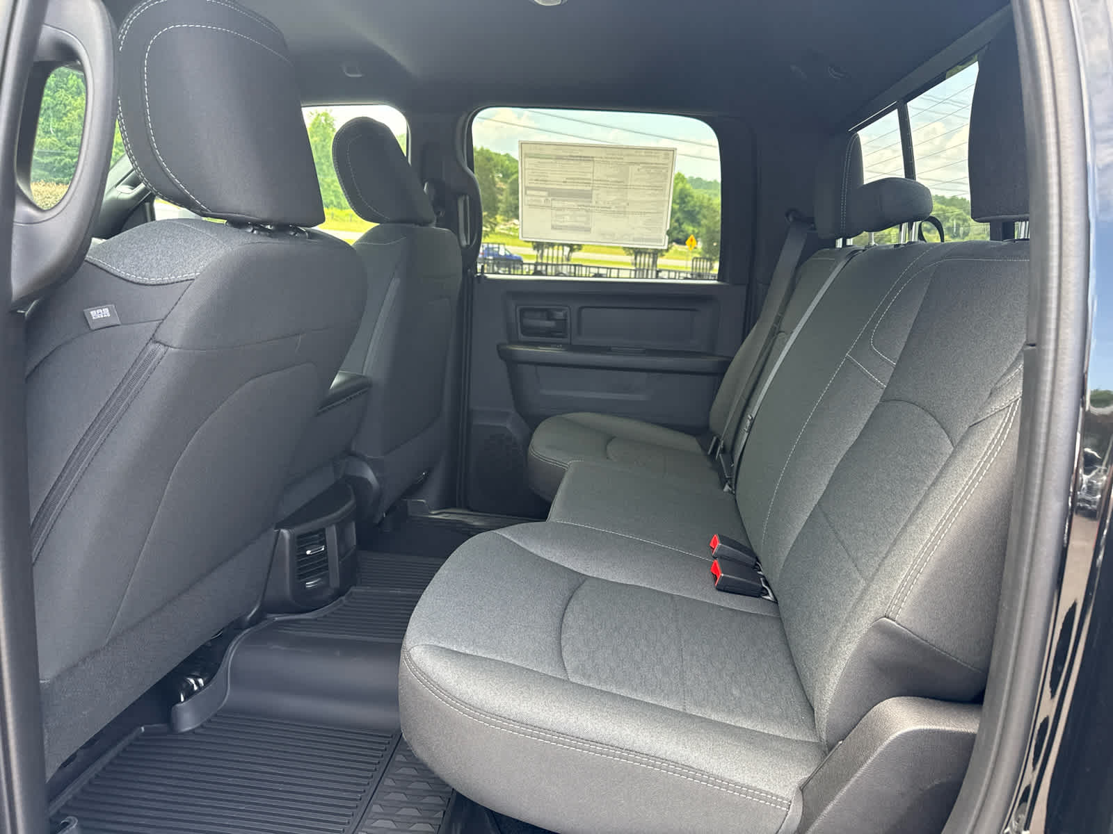 2026 RAM Ram 2500 RAM 2500 BLACK EXPRESS CREW CAB 4X4 6'4' BOX