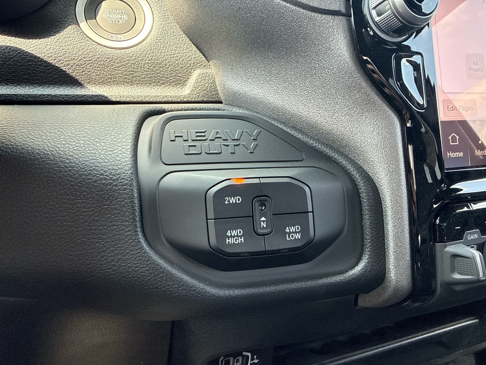 2026 RAM 2500 RAM 2500 TRADESMAN CREW CAB 4X4 6'4' BOX