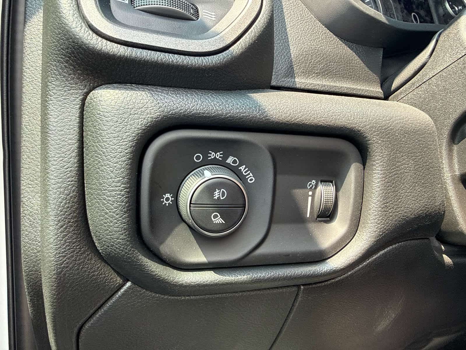 2026 RAM 2500 RAM 2500 TRADESMAN CREW CAB 4X4 6'4' BOX