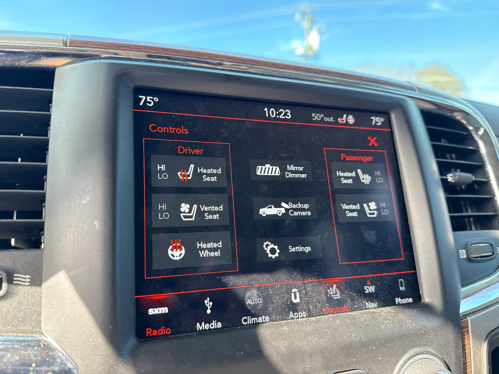 2018 RAM 2500 Laramie Crew Cab 4x4 6'4' Box