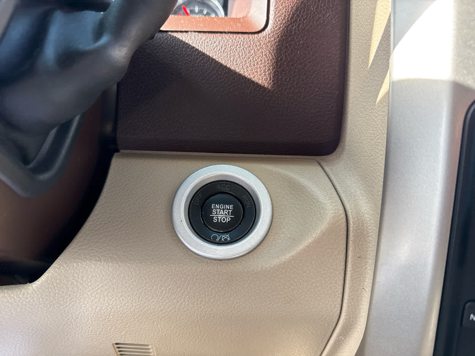 2018 RAM 2500 Laramie Crew Cab 4x4 6'4' Box