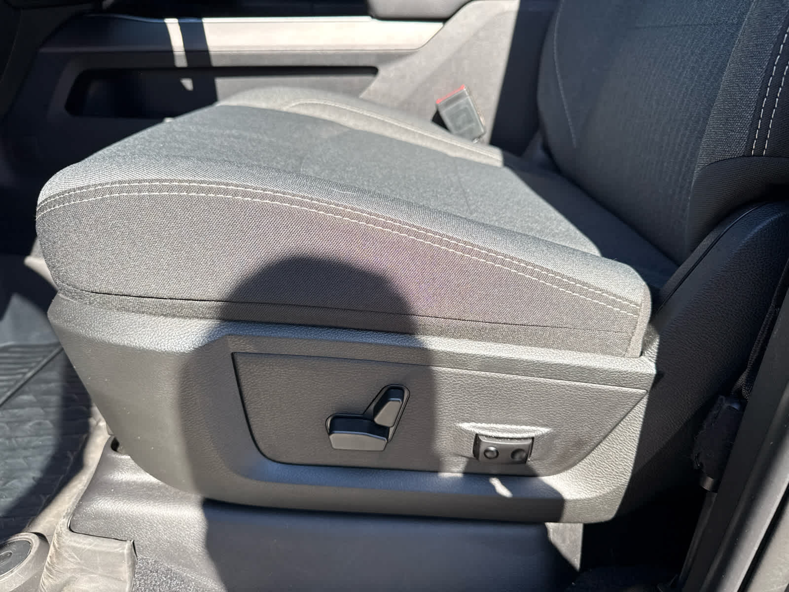 2022 RAM 2500 Big Horn Mega Cab 4x4 6'4'' Box