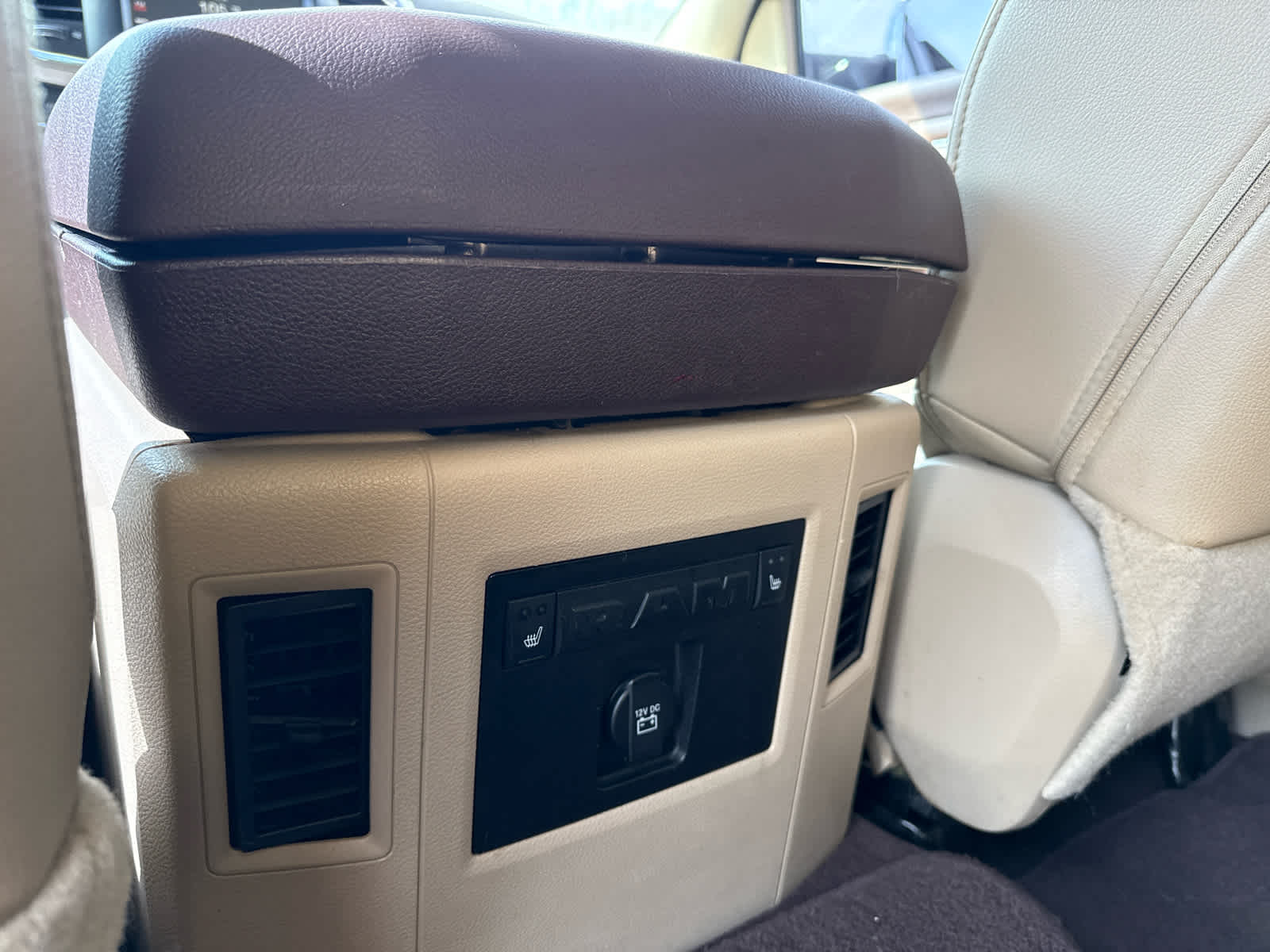 2017 RAM 2500 Laramie Mega Cab 4x4 6'4' Box