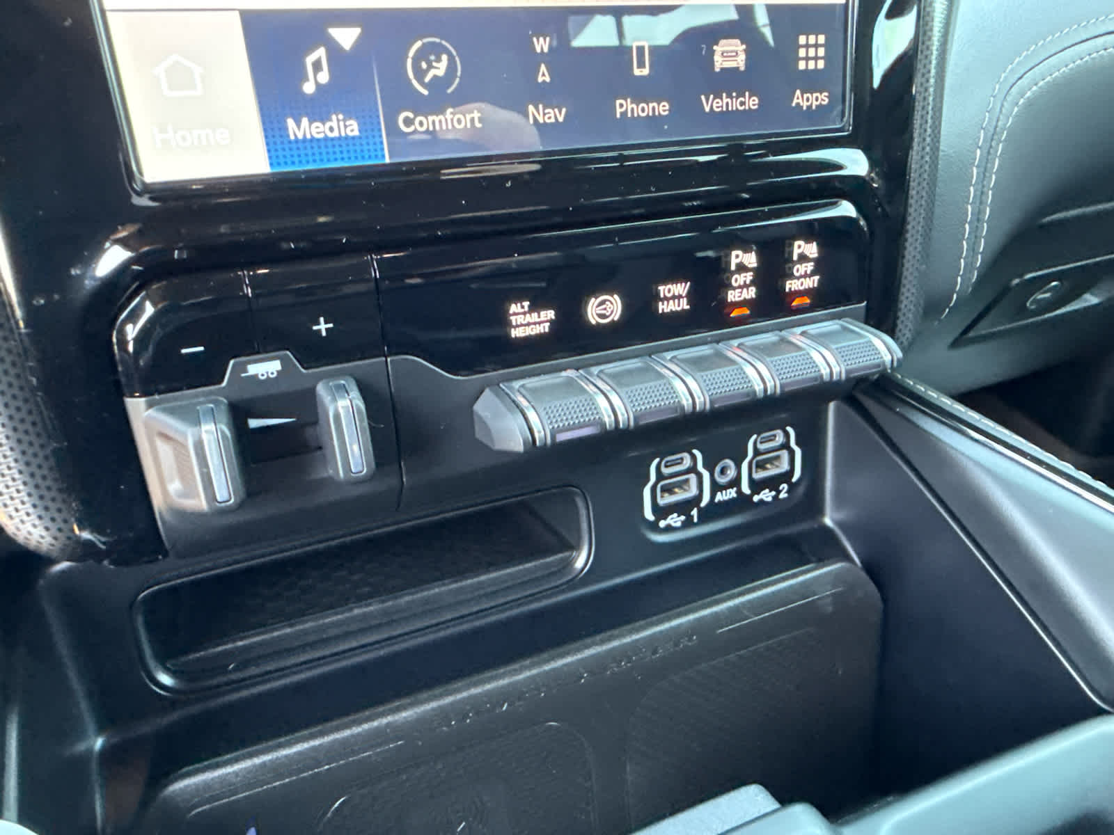 2024 RAM 2500 Limited Mega Cab 4x4 6'4' Box