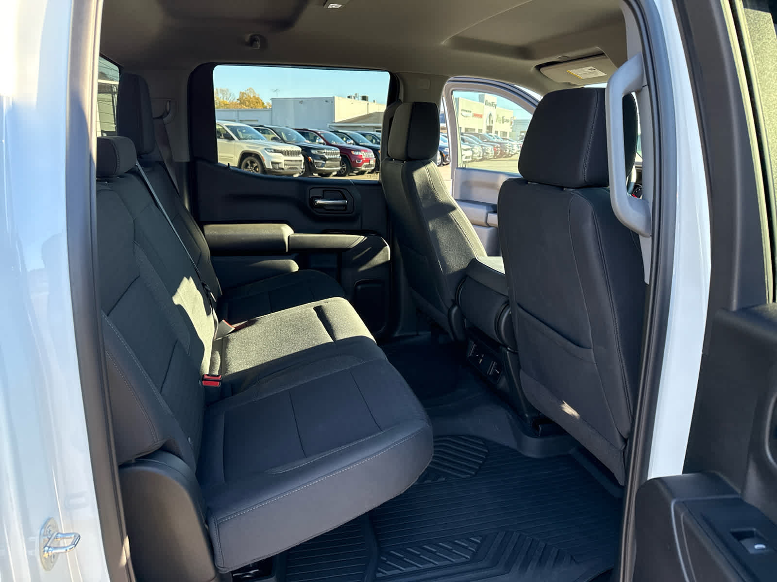 2024 Chevrolet Silverado 1500 4WD Crew Cab Short Bed Custom