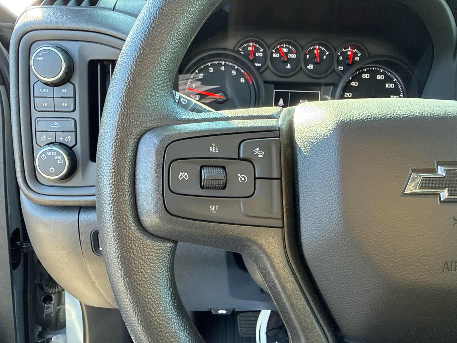 2025 Chevrolet Silverado 1500 4WD Crew Cab Short Bed Custom Trail Boss