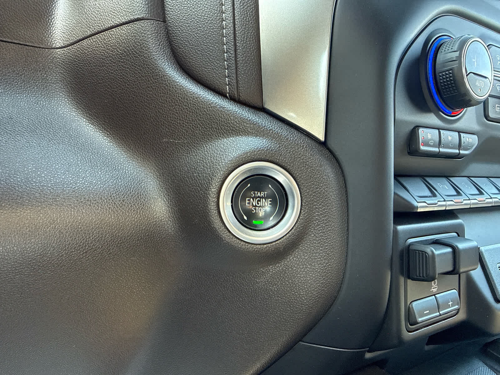 2021 Chevrolet Silverado 1500 4WD Crew Cab Short Bed LTZ