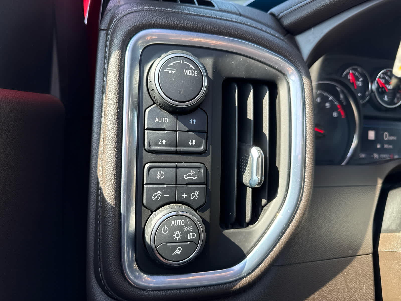 2021 Chevrolet Silverado 1500 4WD Crew Cab Short Bed LTZ