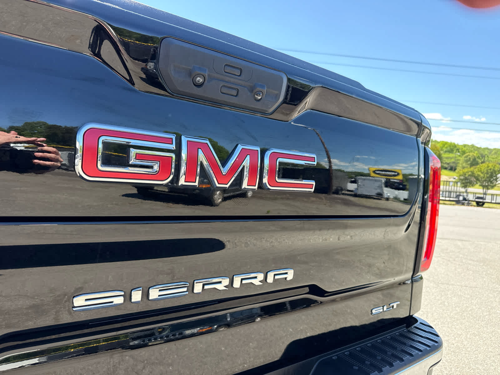 2025 GMC Sierra 1500 2WD Crew Cab Short Box SLT