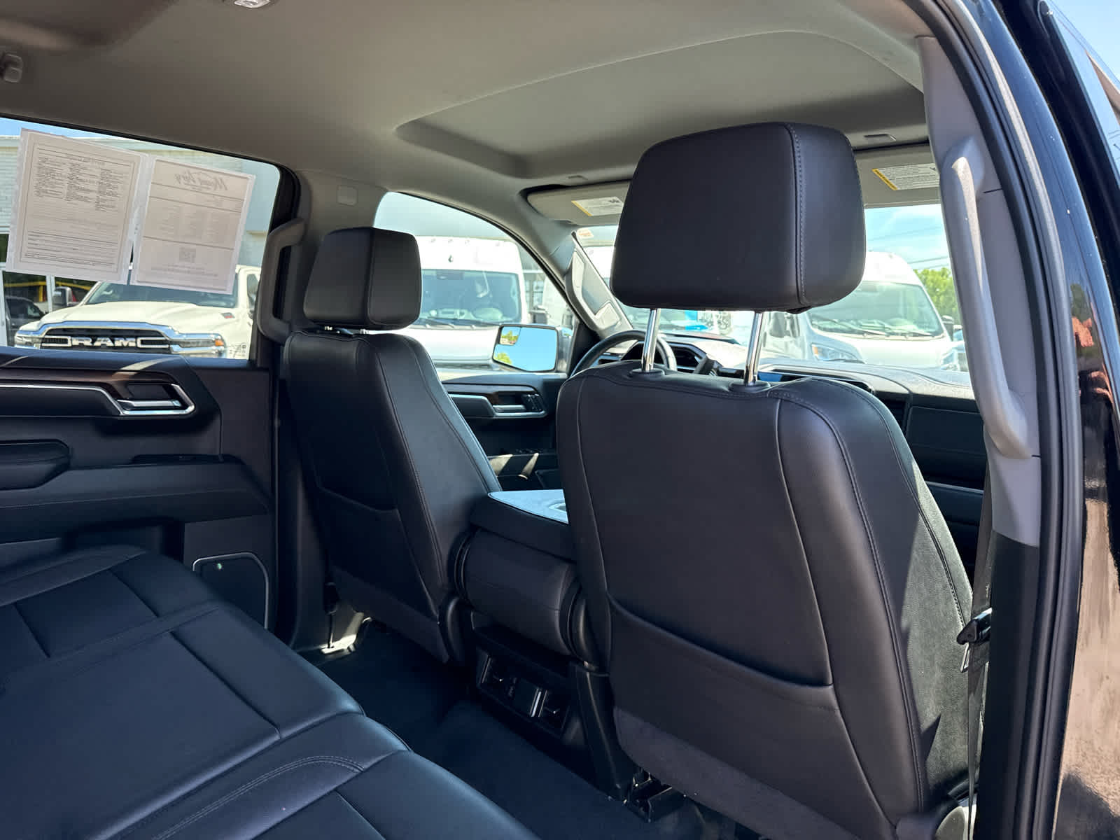 2025 GMC Sierra 1500 2WD Crew Cab Short Box SLT