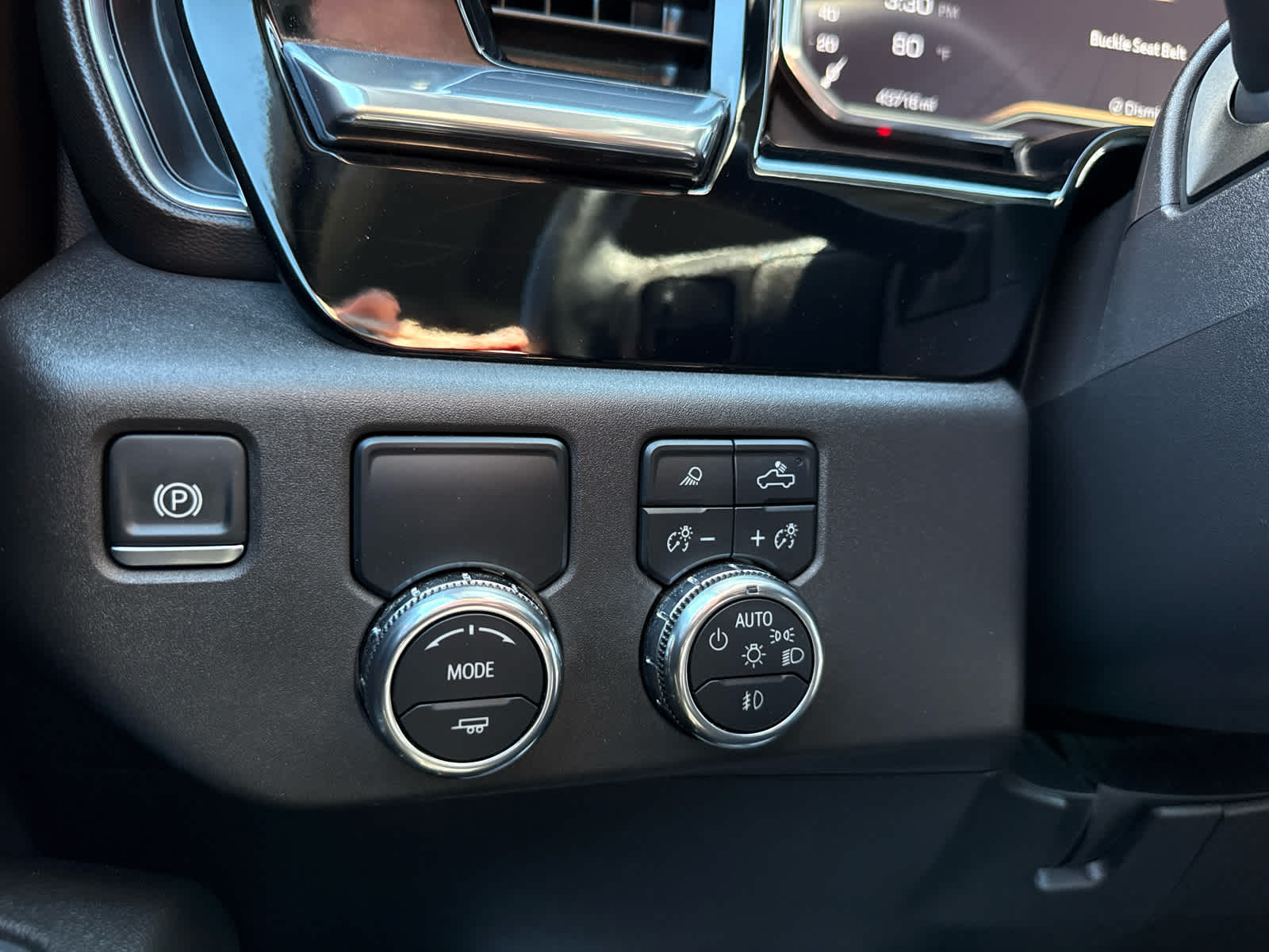 2025 GMC Sierra 1500 2WD Crew Cab Short Box SLT