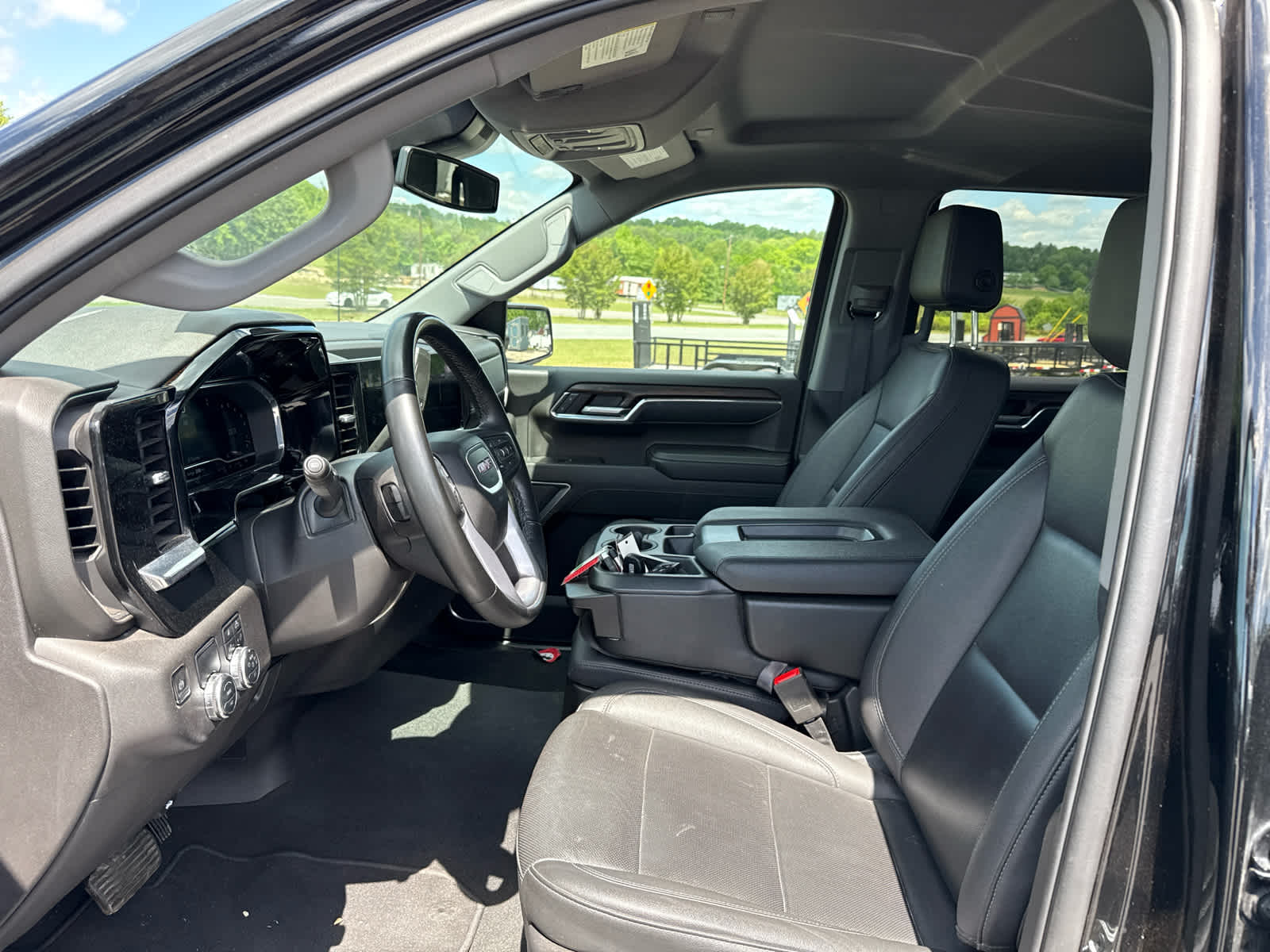 2025 GMC Sierra 1500 2WD Crew Cab Short Box SLT