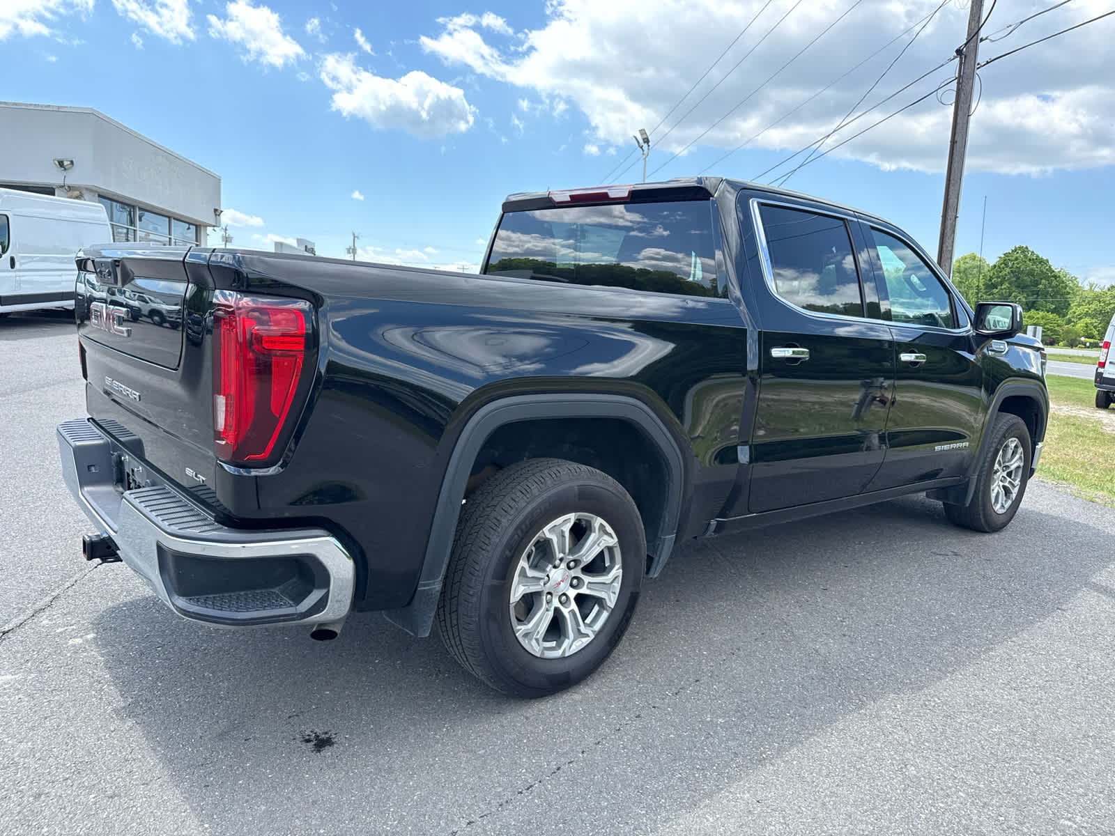 2025 GMC Sierra 1500 2WD Crew Cab Short Box SLT