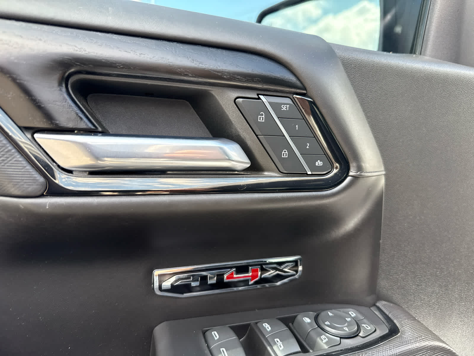 2024 GMC Sierra 1500 AT4X