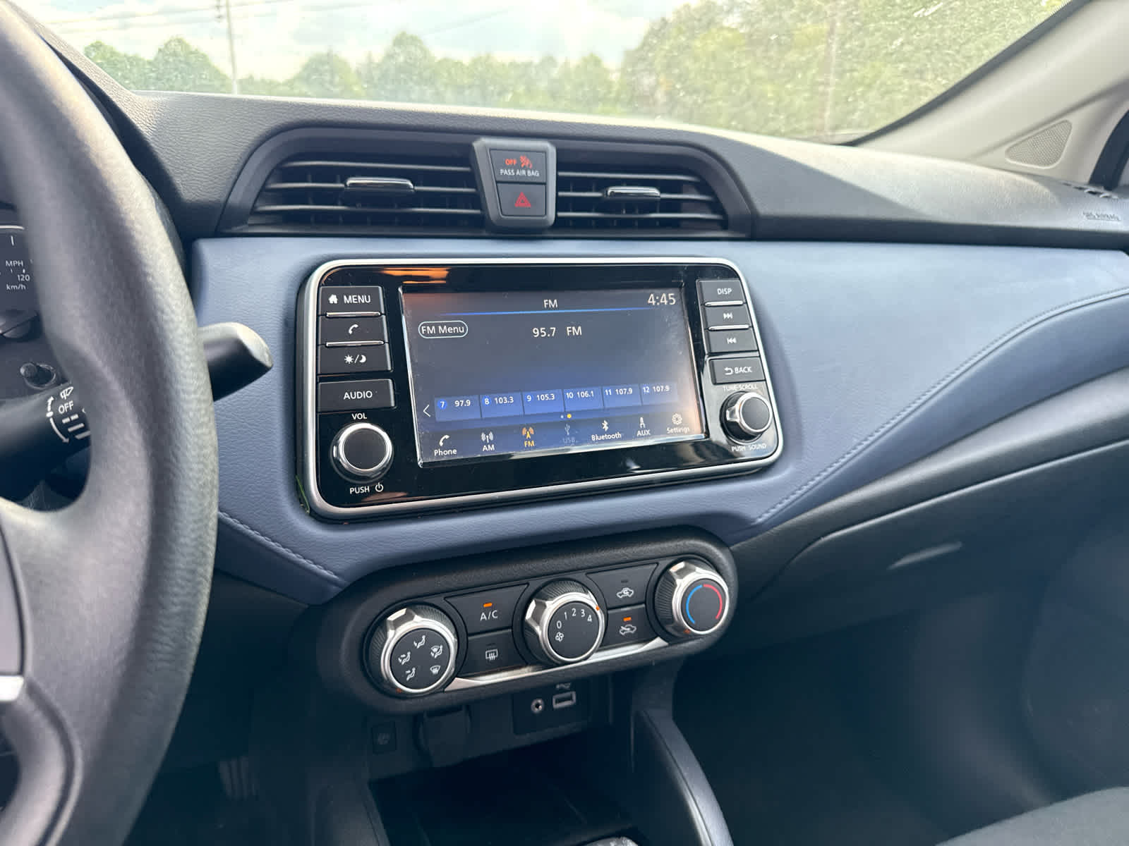 2024 Nissan Versa 1.6 SV