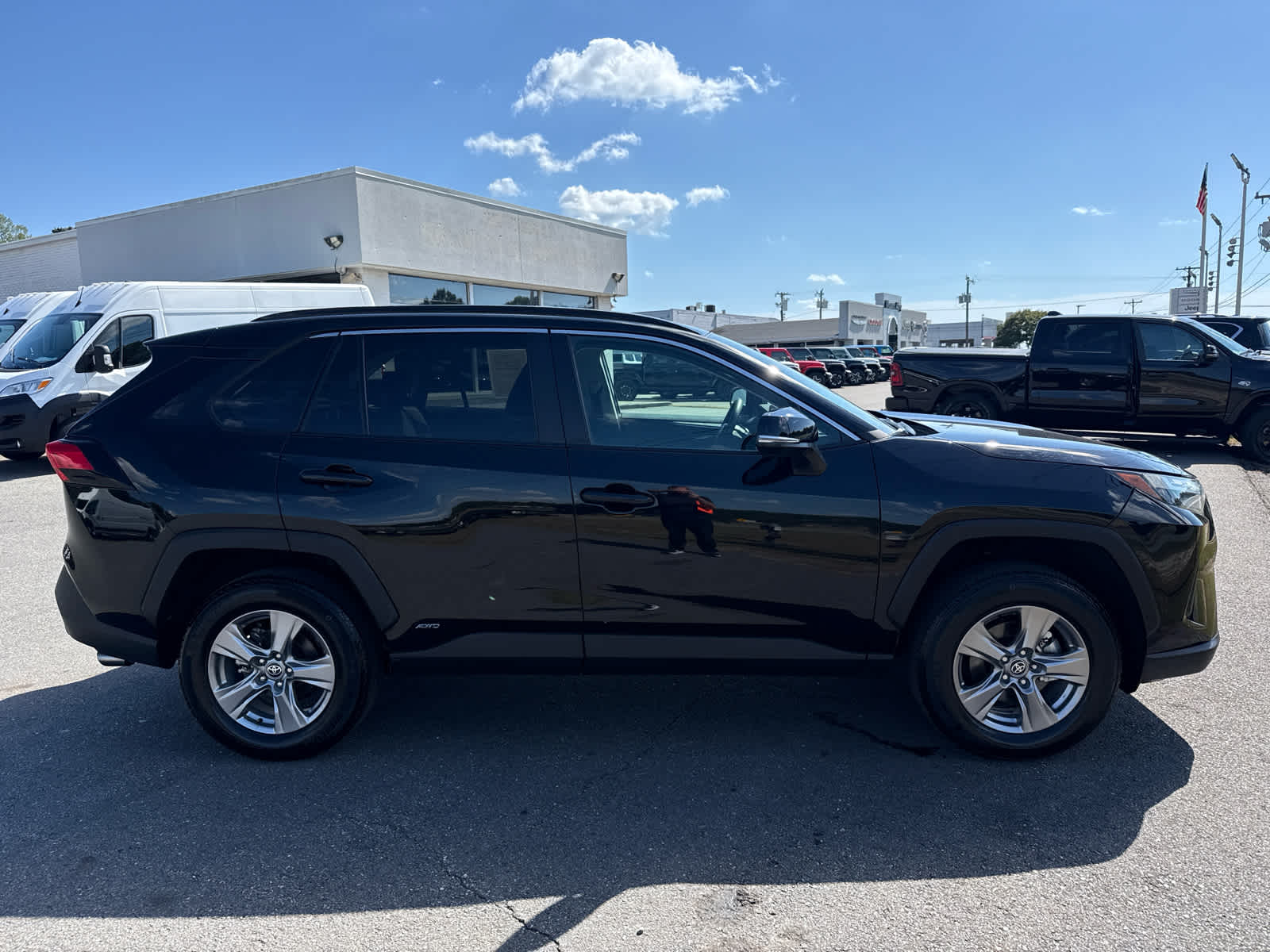 2025 Toyota RAV4 Hybrid XLE