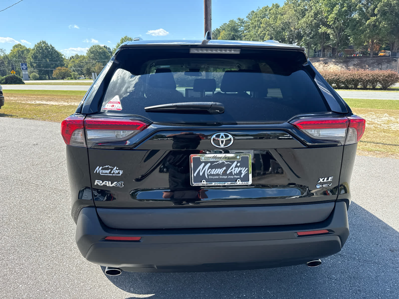 2025 Toyota RAV4 Hybrid XLE