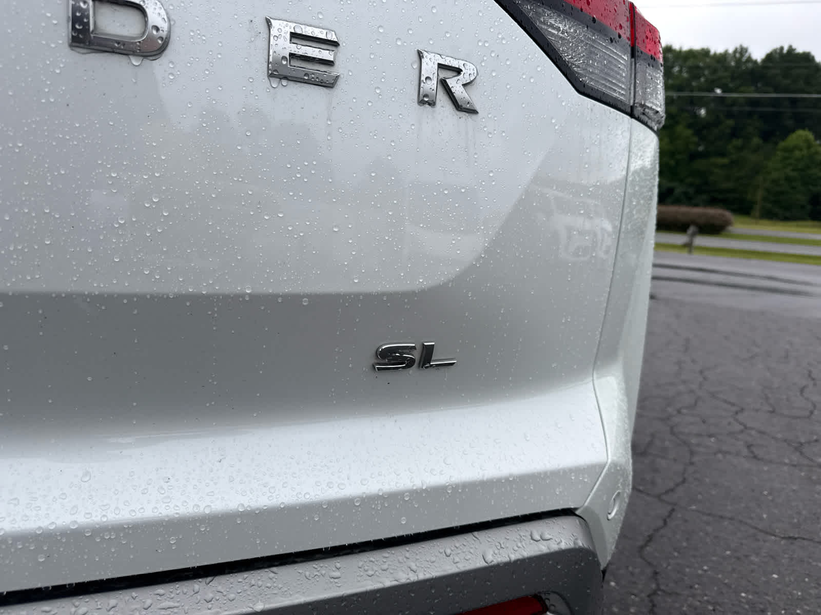 2025 Nissan Pathfinder SL FWD