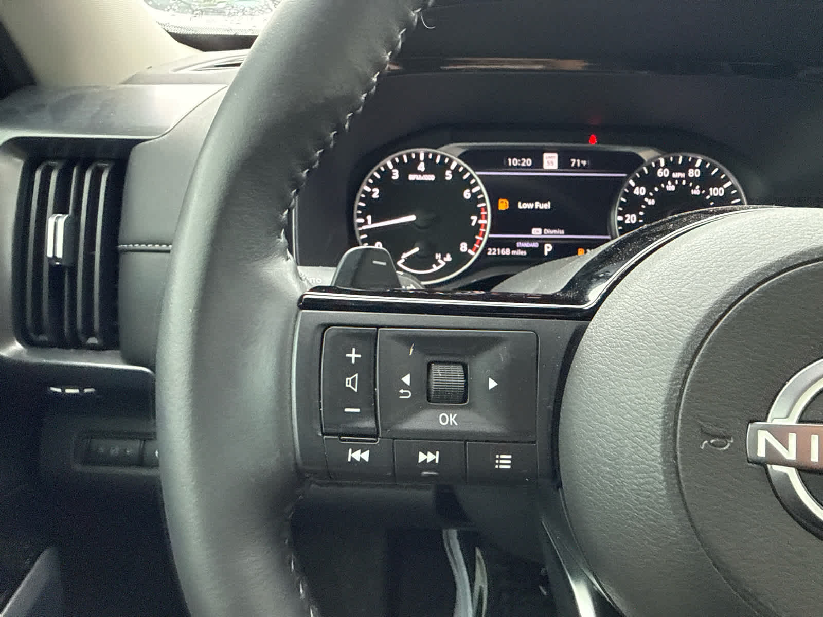 2025 Nissan Pathfinder SL FWD