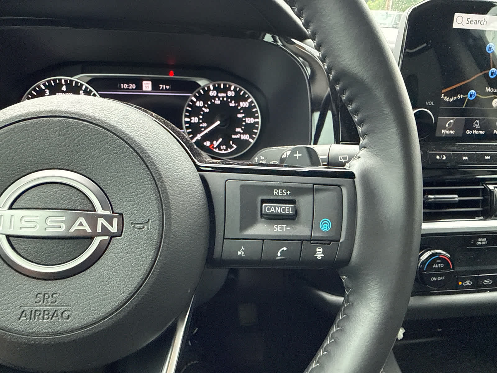2025 Nissan Pathfinder SL FWD