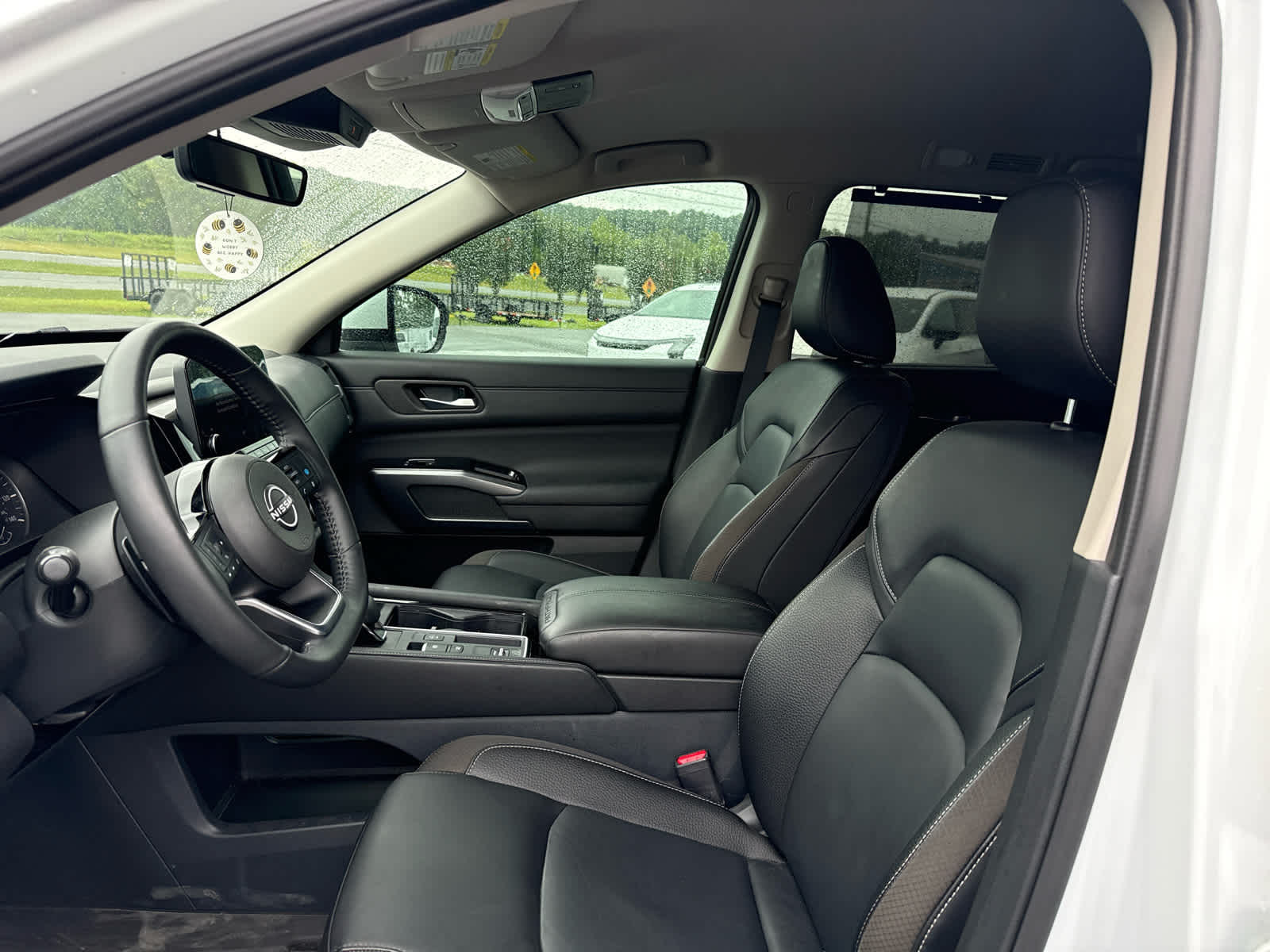 2025 Nissan Pathfinder SL FWD