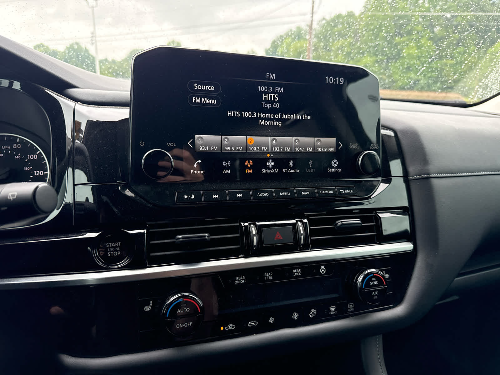 2025 Nissan Pathfinder SL FWD