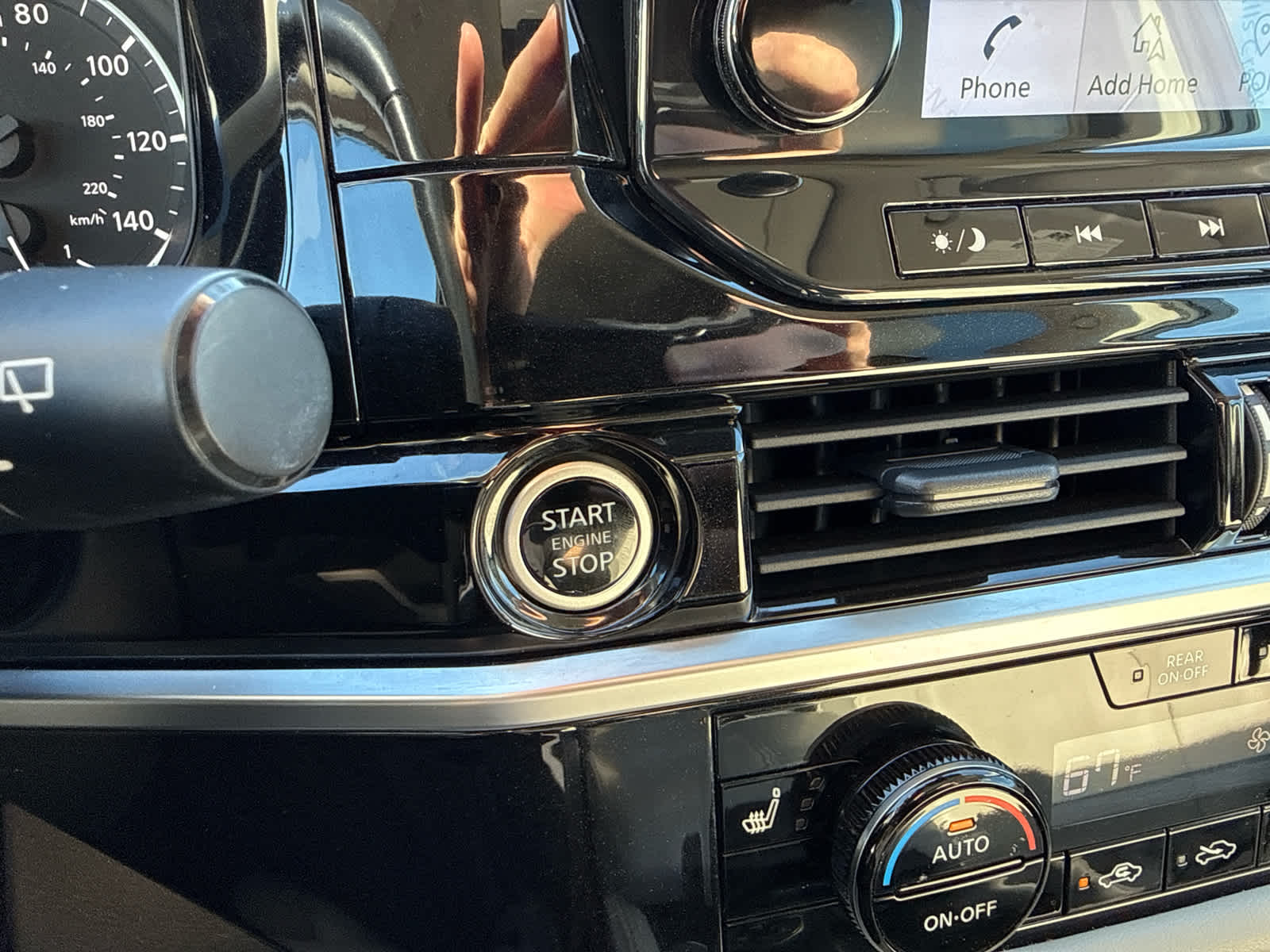 2023 Nissan Pathfinder SL 4WD