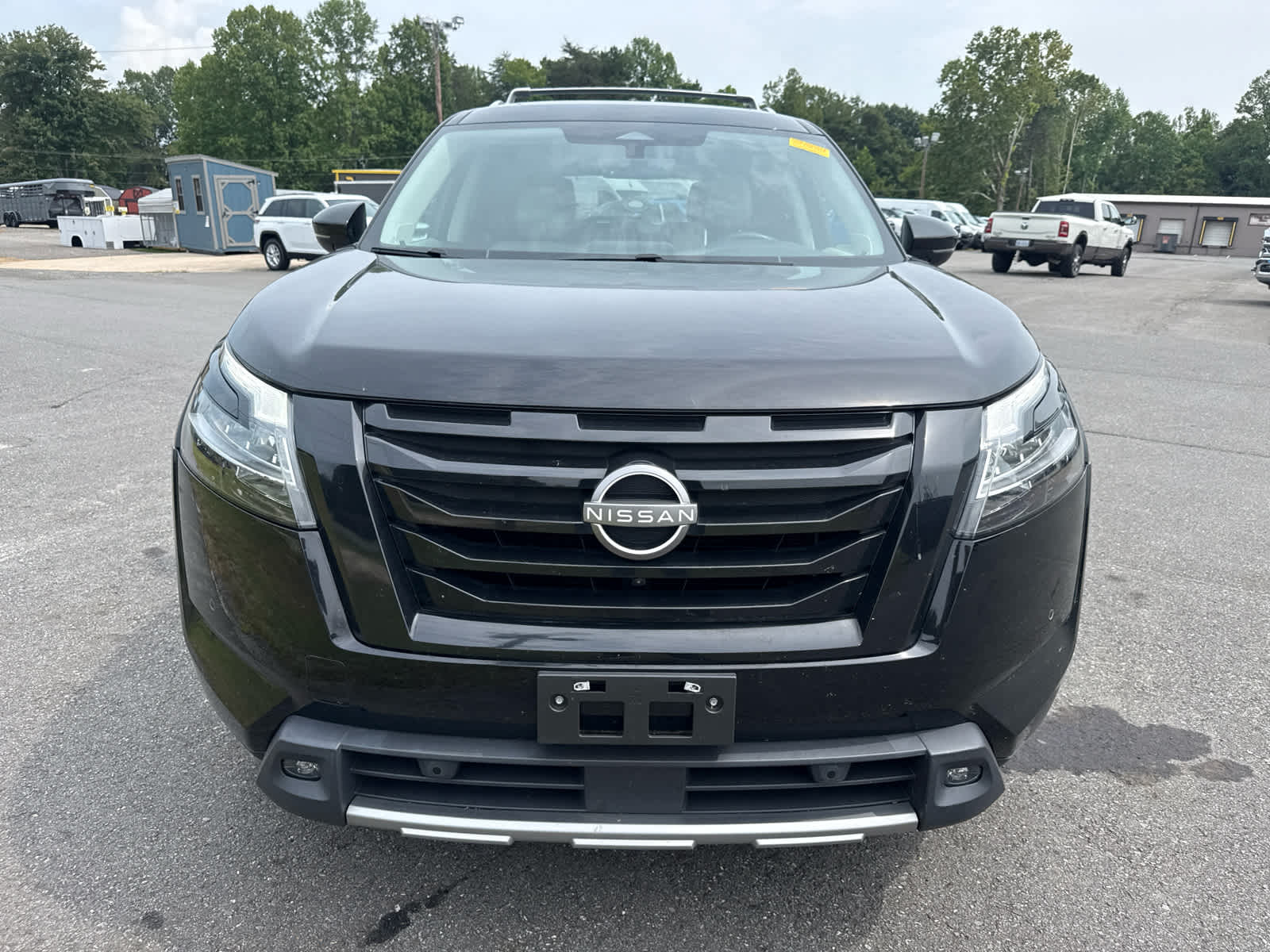 2023 Nissan Pathfinder SL 4WD