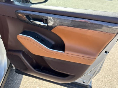 2022 Toyota Highlander Platinum