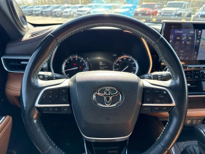 2022 Toyota Highlander Platinum