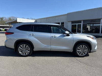2022 Toyota Highlander Platinum